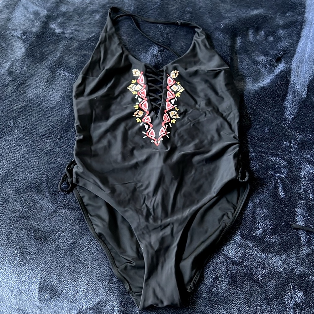 One piece swim suit